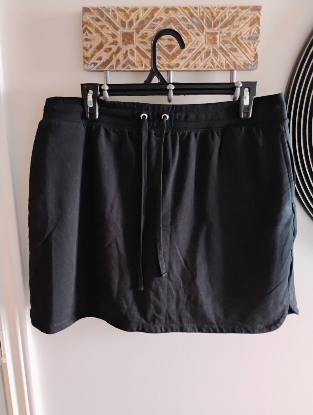 Karen Scott Skort